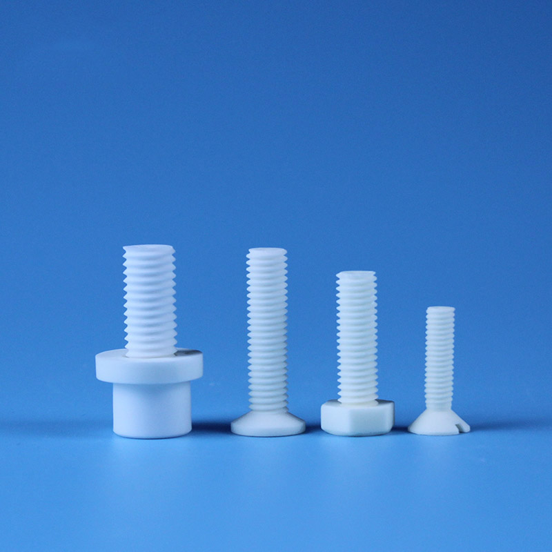 La diferencia entre tornillos de cerámica y tornillos de metal y tornillos de plástico.